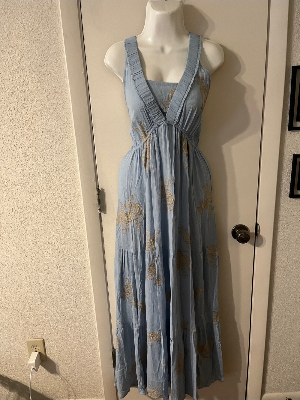 Francesca's Collections Light Blue Maxi Dress with Gold Embroidery